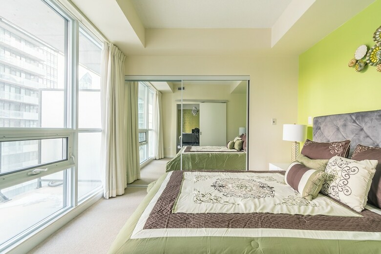 Apartamentos Simply Comfort. Maple Leaf Square