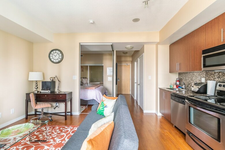 Apartamentos Simply Comfort. Maple Leaf Square