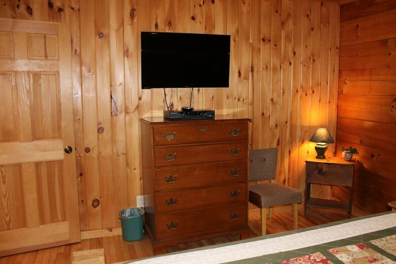 Riverside Log Cabins