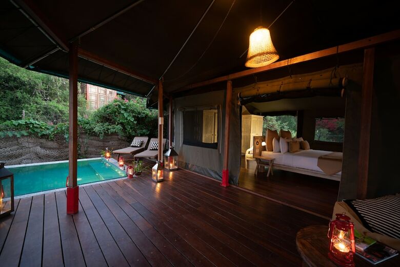 Hotel Flameback Eco Lodge