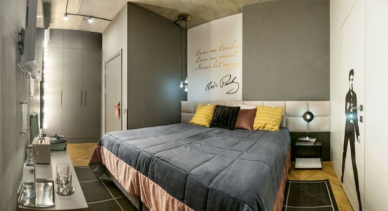 Design Hotel Rooms & Rumors