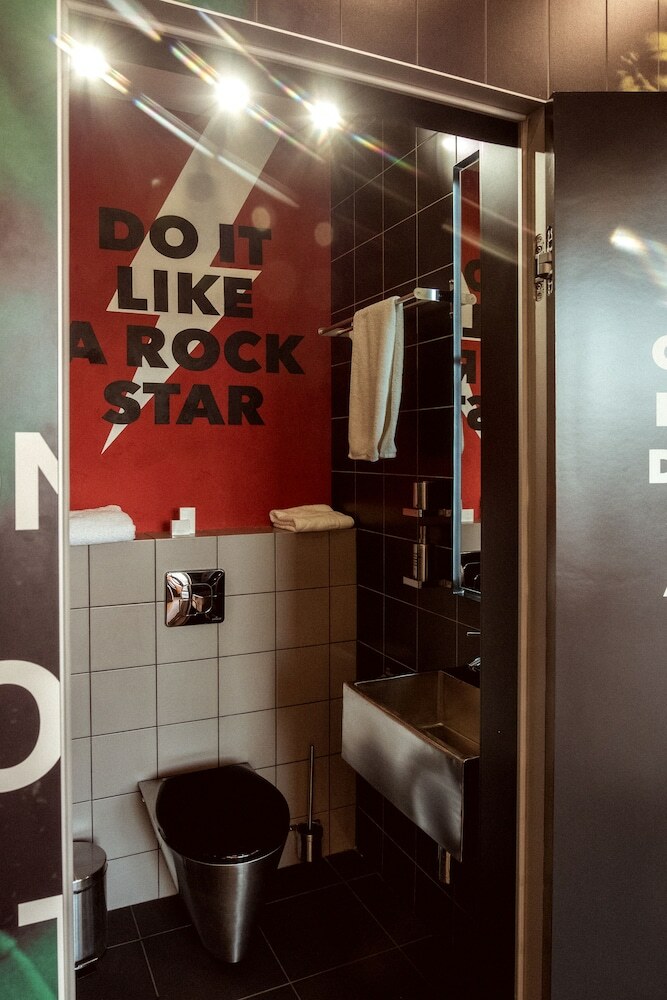 Design Hotel Rooms & Rumors
