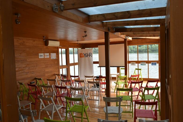 Hostal Arkabarka Floating Hostel And Apartments