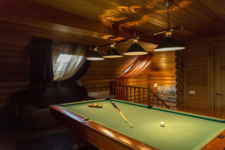 Alexander Club Hotel