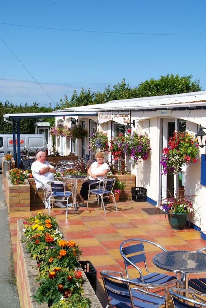 Howells Leisure Fishguard Holiday Park - Caravan Park