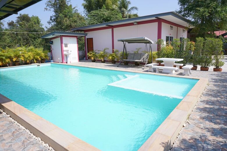 Hotel Porjai Resort Uthai Thani