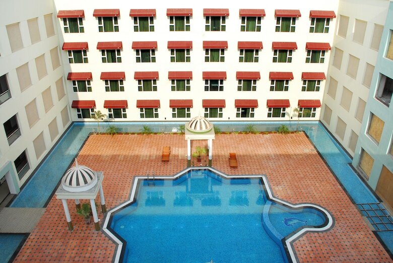 Hotel Cambay Grand