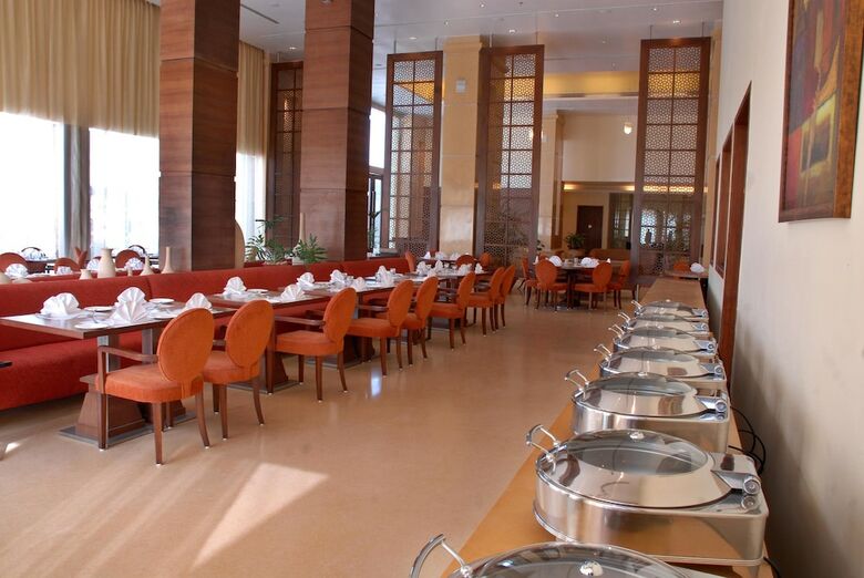 Hotel Cambay Grand