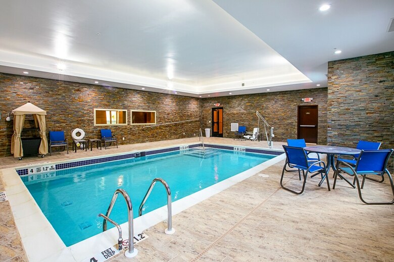 Hotel Comfort Suites Fishkill Near Interstate 84