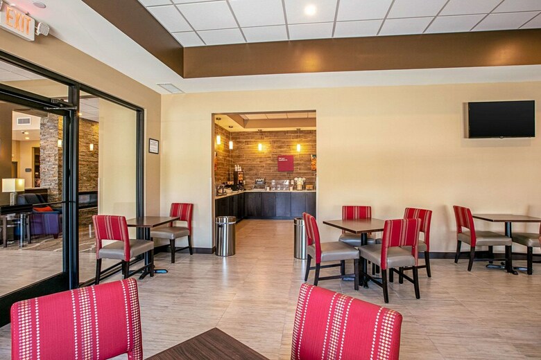 Hotel Comfort Suites Fishkill Near Interstate 84