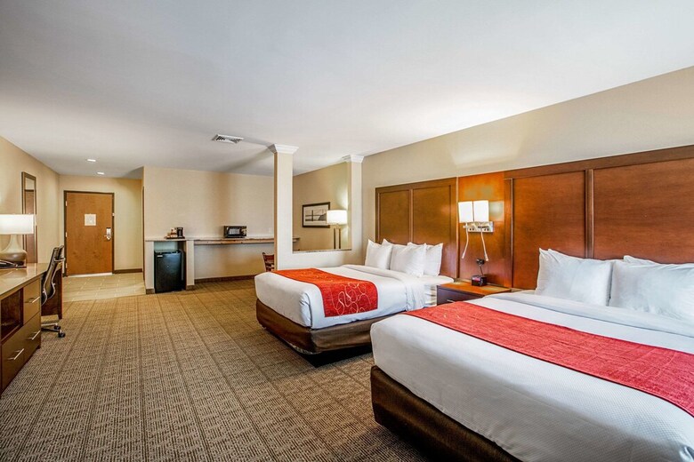 Hotel Comfort Suites Fishkill Near Interstate 84