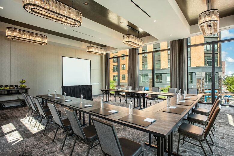 The Row Hotel At Assembly Row, Autograph Collection