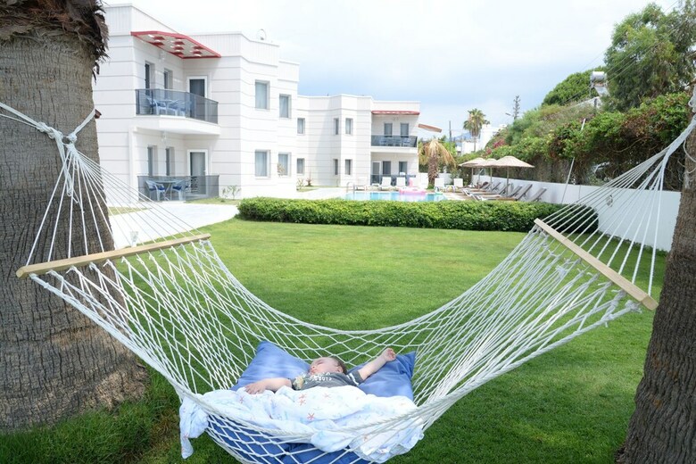 Tasev Apart Hotel