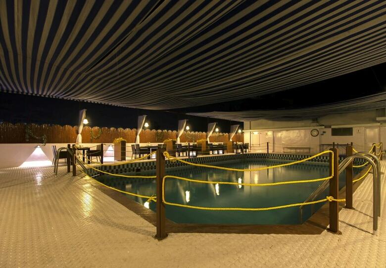 Popular Hotel