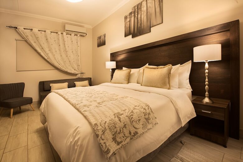 Hotel Three Olives Guesthouse