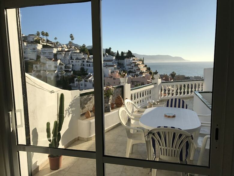 Apartamentos Casa Alamar Burriana Playa Nerja Canovas