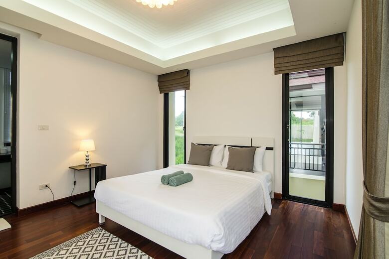 Bali Style Villa On Palm Hills Ph 202