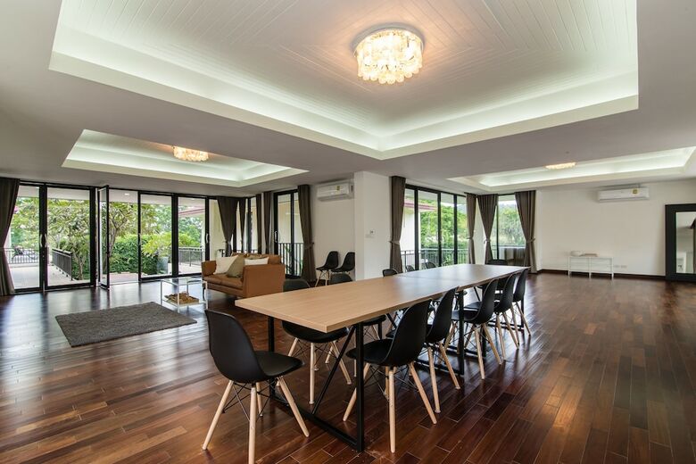 Bali Style Villa On Palm Hills Ph 202