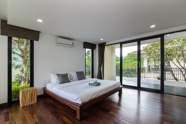 Bali Style Villa On Palm Hills Ph 202