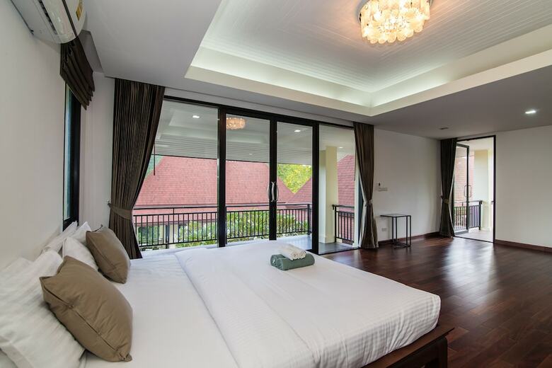 Bali Style Villa On Palm Hills Ph 202