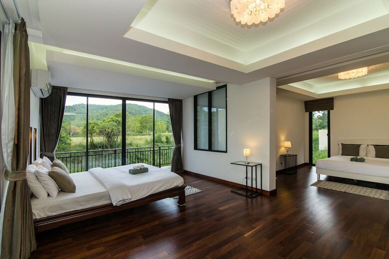 Bali Style Villa On Palm Hills Ph 202