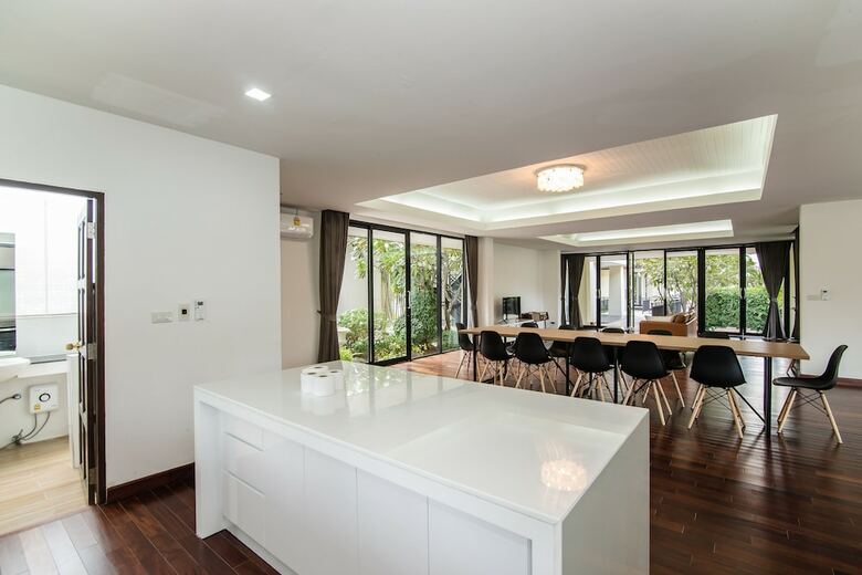 Bali Style Villa On Palm Hills Ph 202