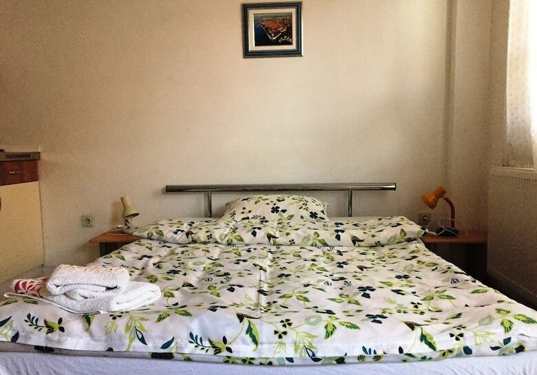 Hotel Friendly People's Guest House