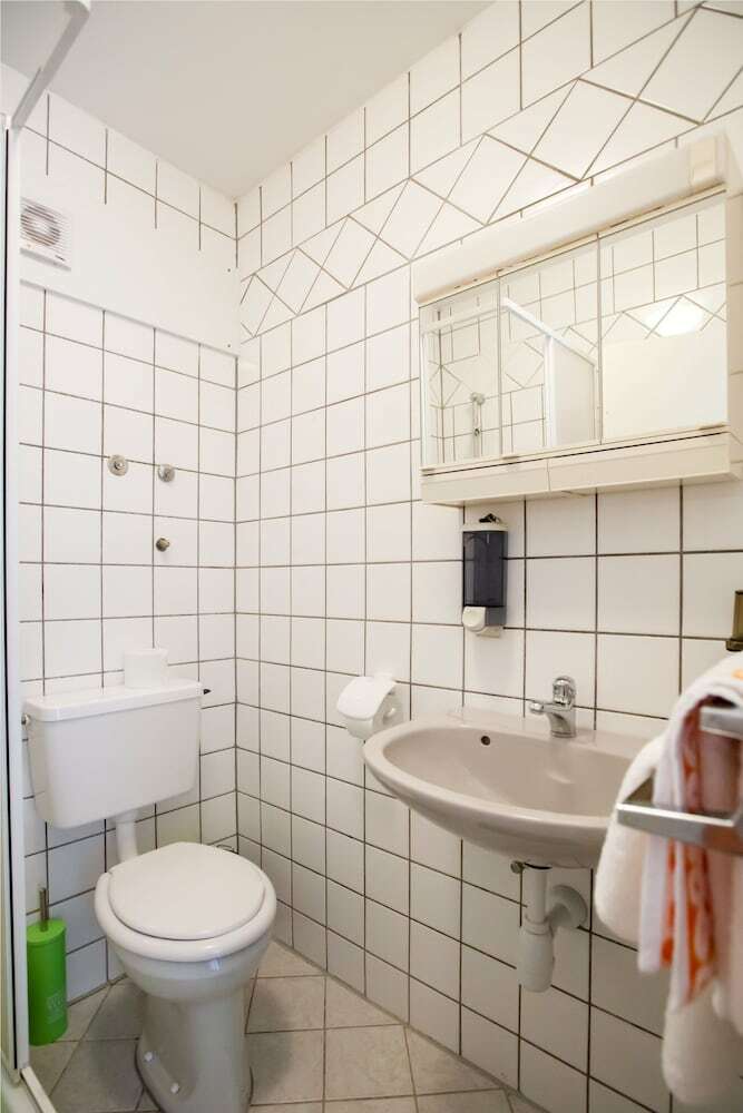 Hotel Friendly People's Guest House