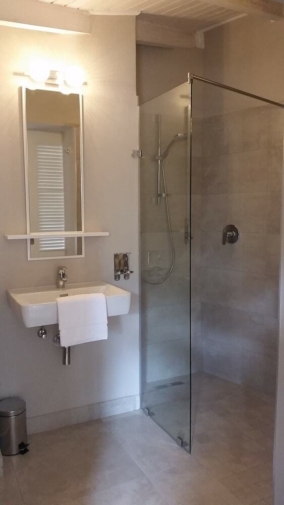Hotel Amberhall Guesthouse