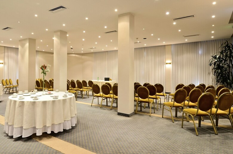 Hotel Grand Brizo Comahue
