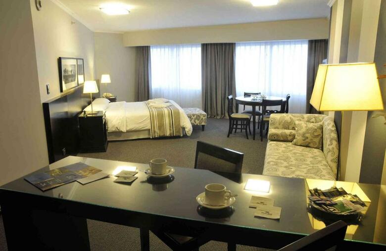 Hotel Plaza Real Suites