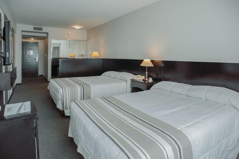 Hotel Plaza Real Suites
