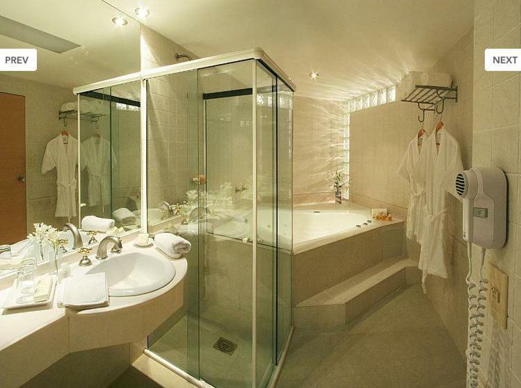 Hotel Plaza Real Suites