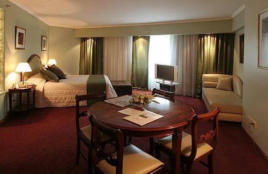 Hotel Plaza Real Suites