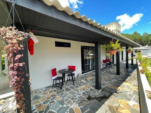 Hostal Pousada Serra & Jardim