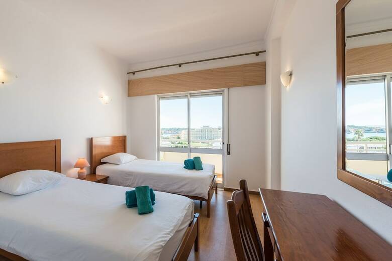Sunny Apartment In Praia Da Rocha