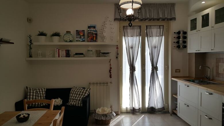 B&B Euthalia
