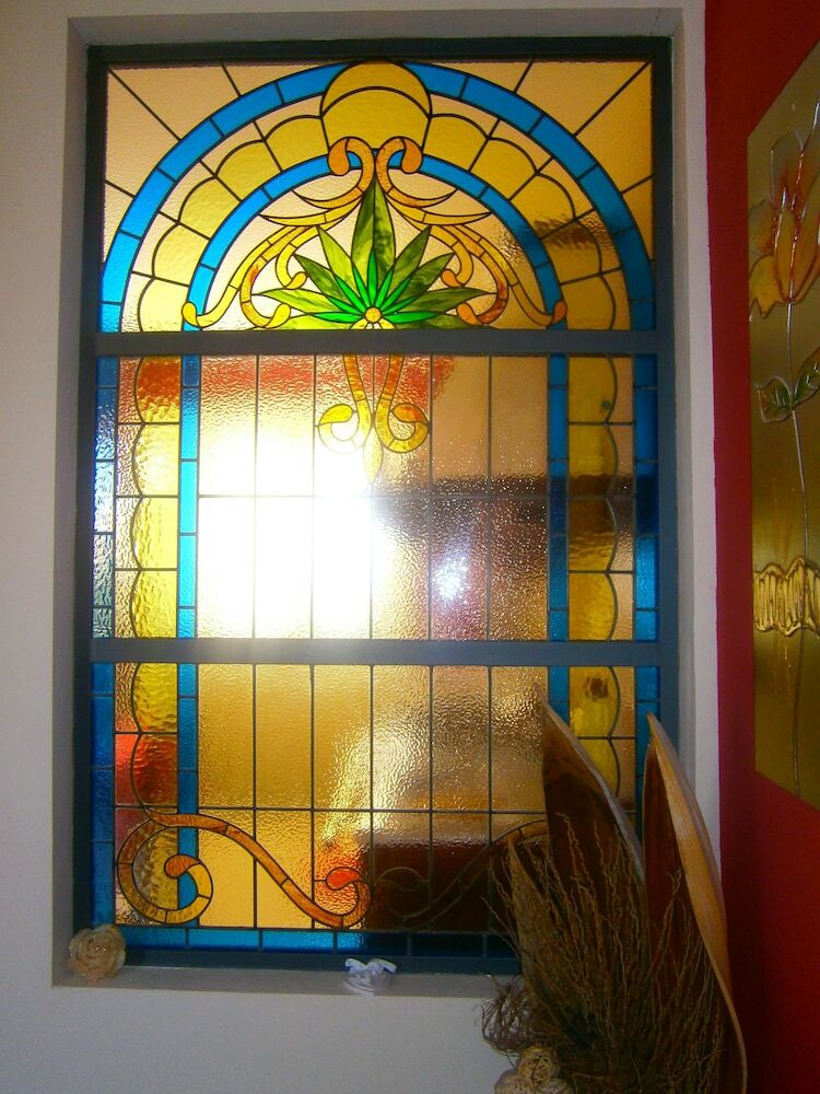 B&B Euthalia