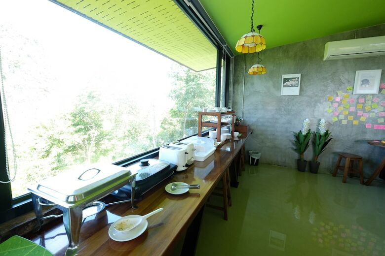 Hotel Barefeet Heaven Hill Naturist Resort