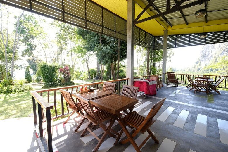Hotel Barefeet Heaven Hill Naturist Resort