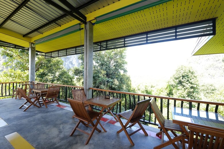 Hotel Barefeet Heaven Hill Naturist Resort