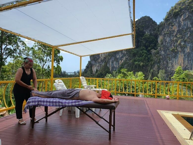 Hotel Barefeet Heaven Hill Naturist Resort