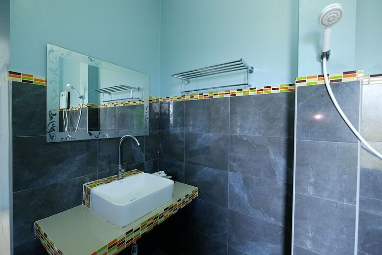 Hotel Barefeet Heaven Hill Naturist Resort