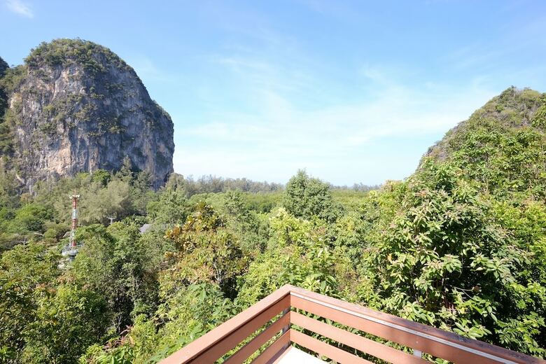 Hotel Barefeet Heaven Hill Naturist Resort