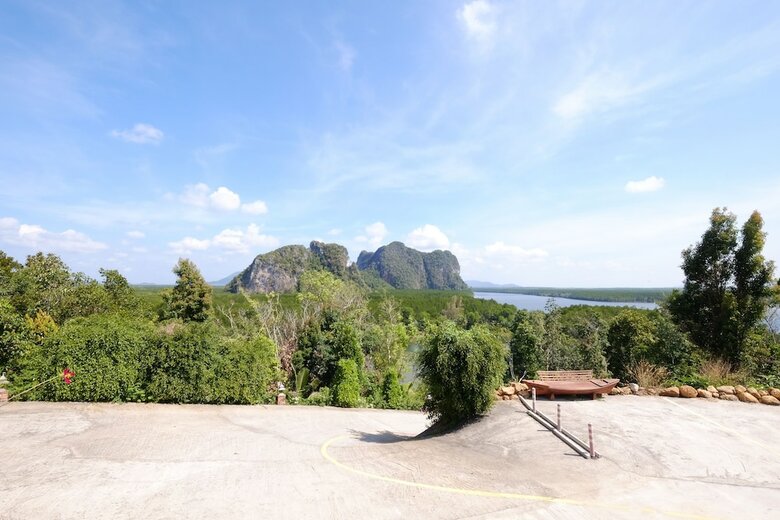 Hotel Barefeet Heaven Hill Naturist Resort