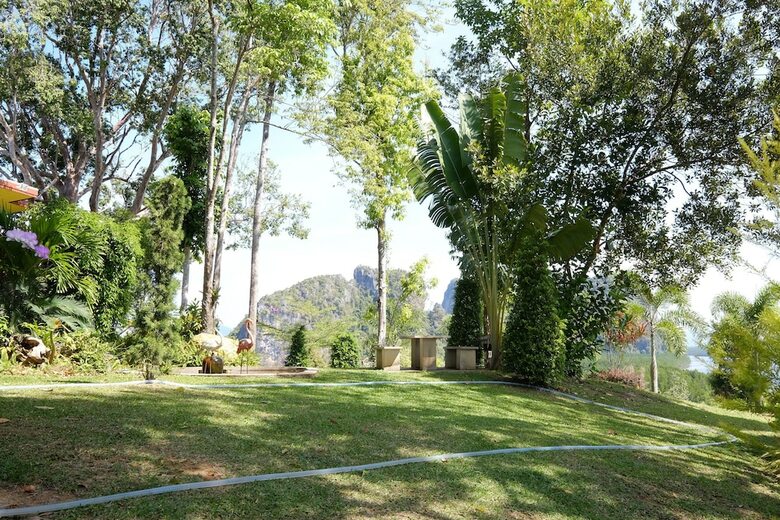 Hotel Barefeet Heaven Hill Naturist Resort