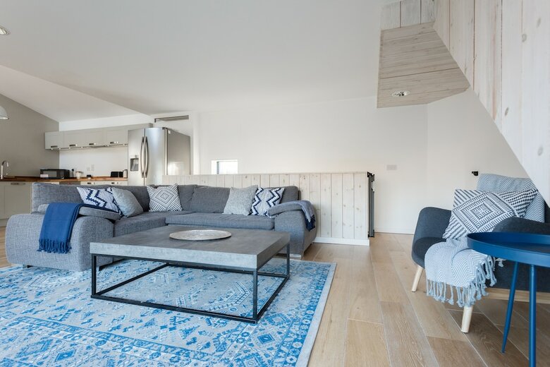 The Cliffside Loft - Distinctly Modern 3bdr Riverside Home
