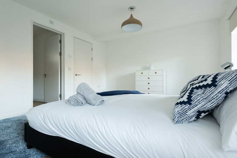 The Cliffside Loft - Distinctly Modern 3bdr Riverside Home