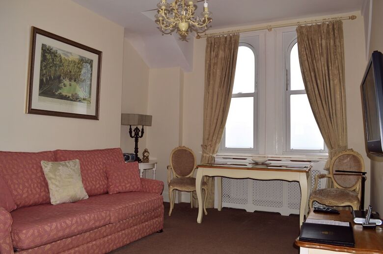 Hotel The Town House