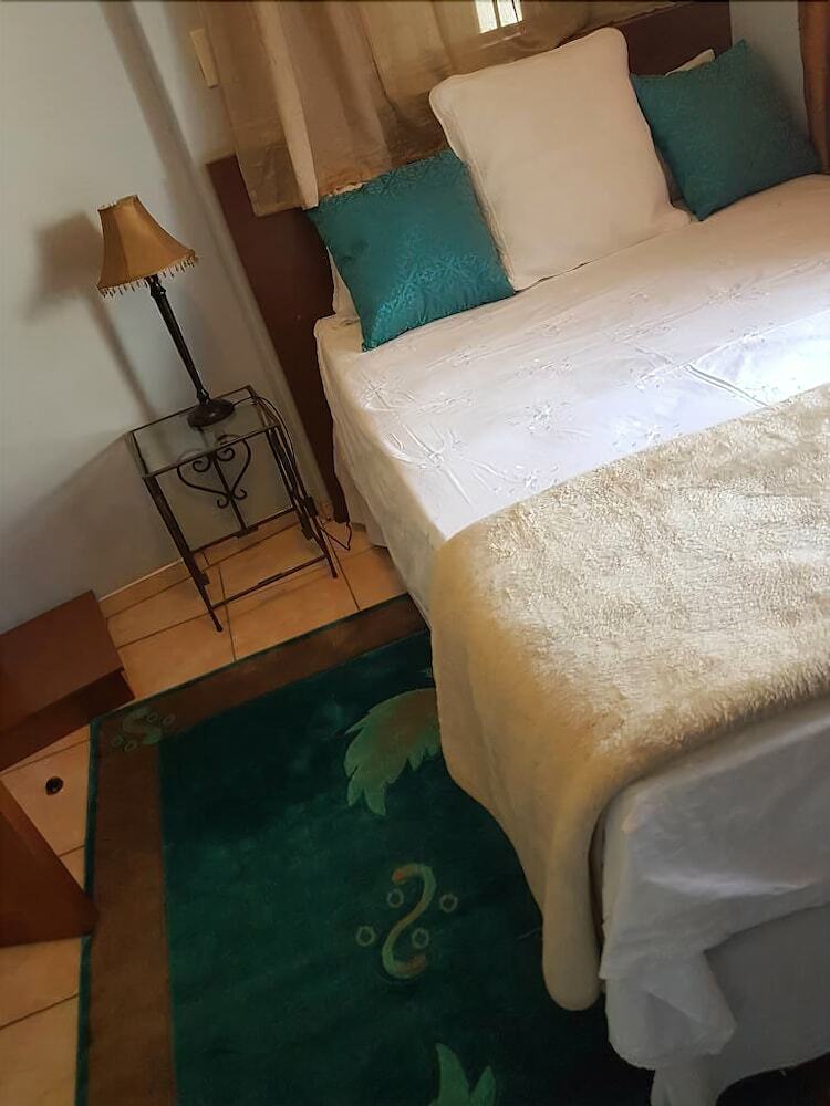 Bed & Breakfast Nyati Lodges